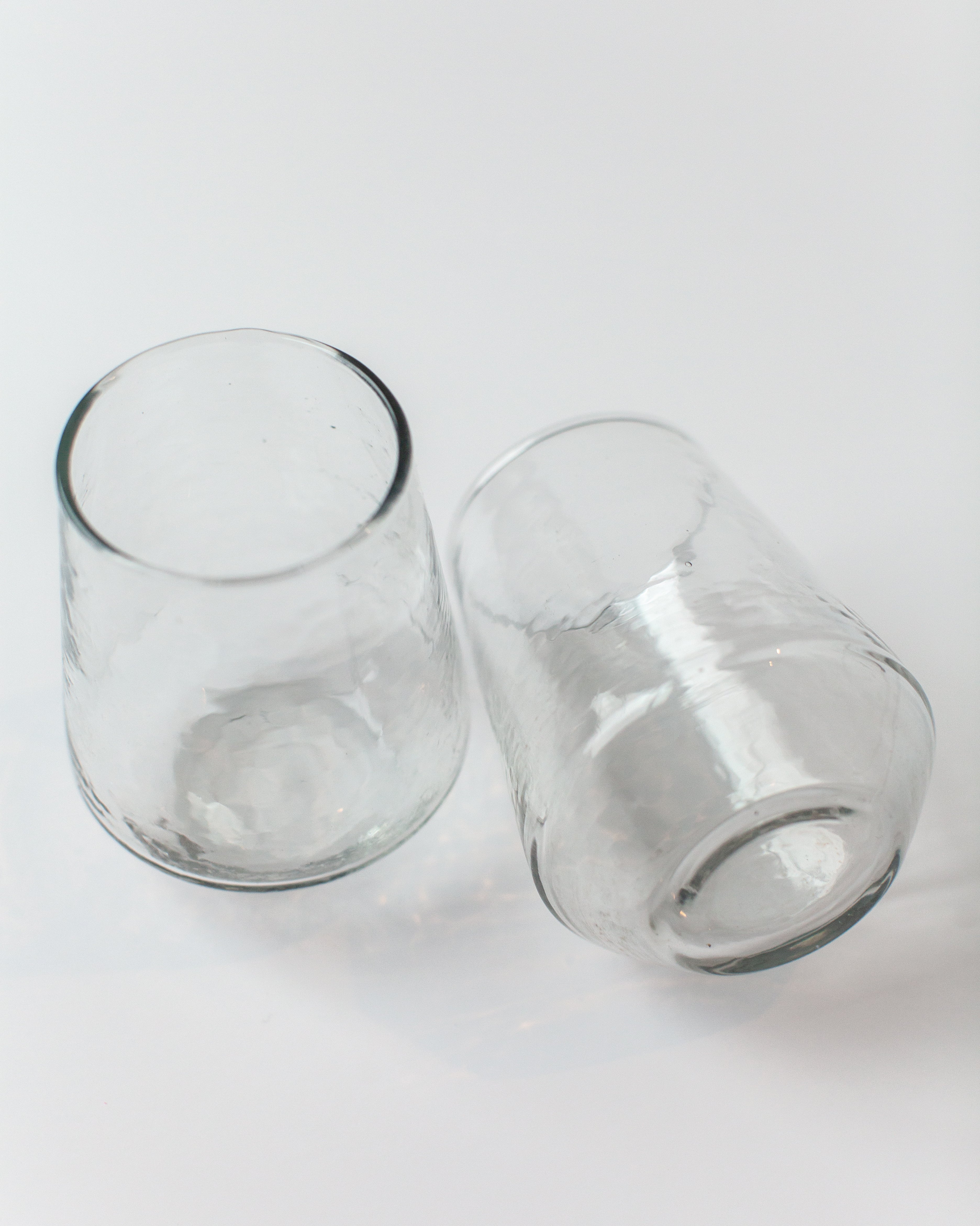 Pair of PebbleWood Hammered Glass Stemless Tumblers Clear
