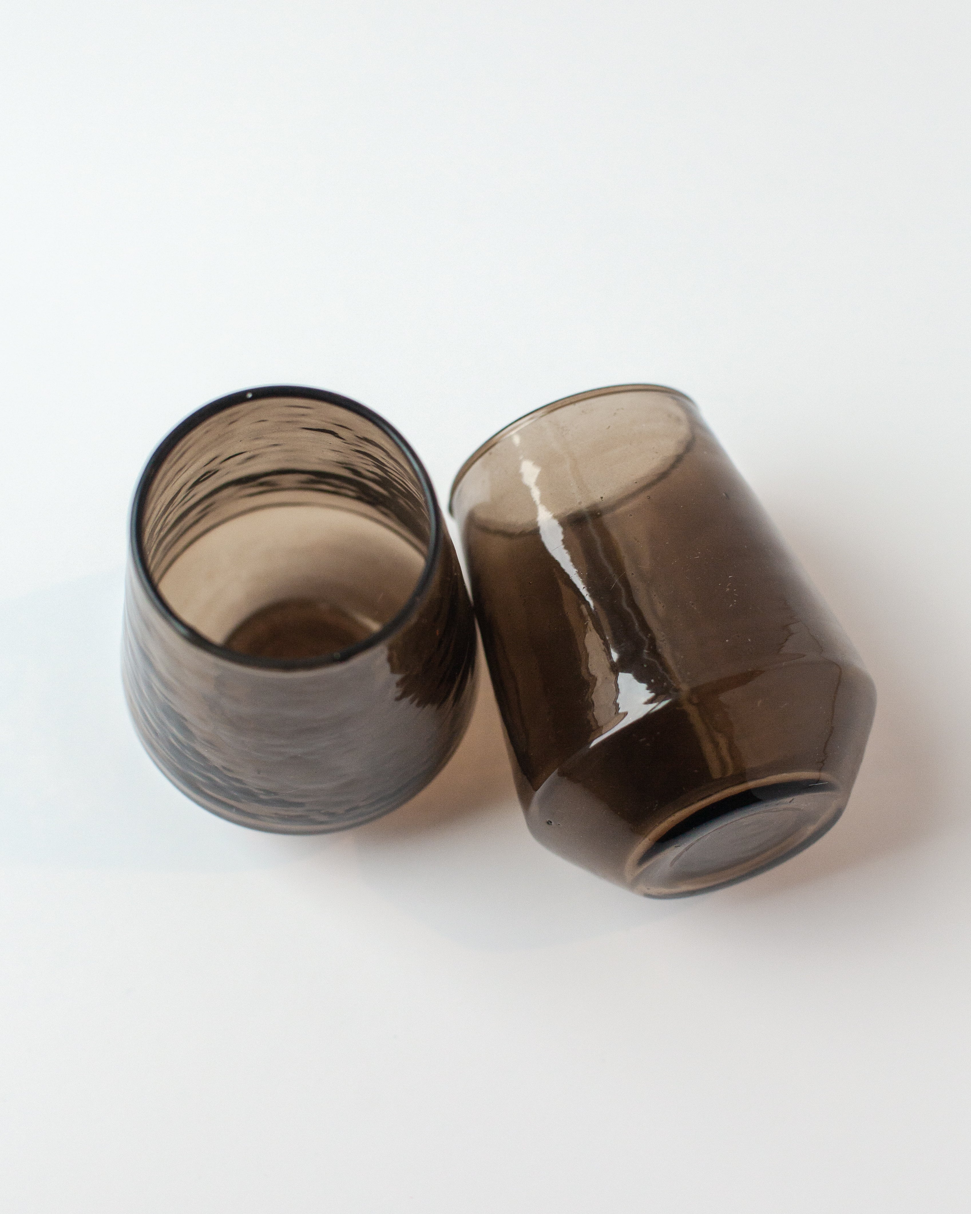 Pair of PebbleWood Hammered Glass Stemless Tumblers Smoke