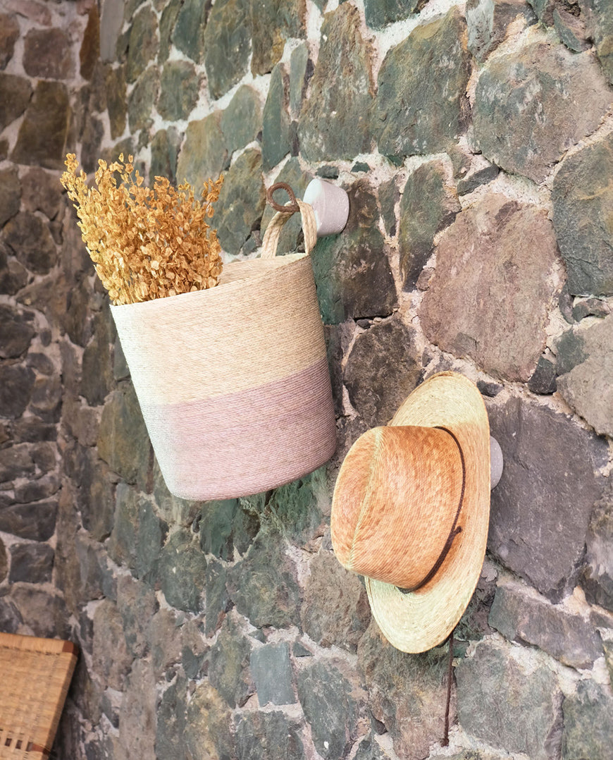 Solana Hanging Basket – Handwoven Palm Storage & Décor