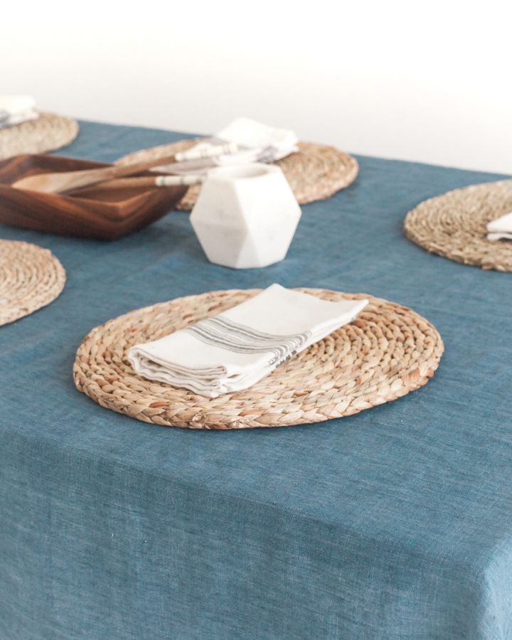 HavenWeave Water Hyacinth Charger